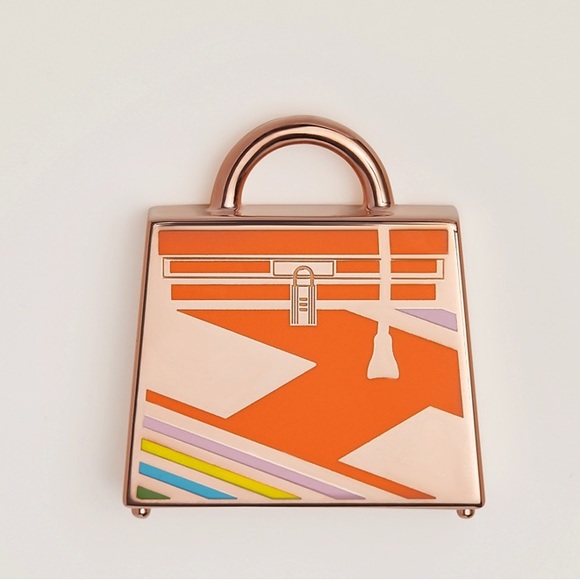 NEW HERMÈS CURIOSITE KELLY LAQUE H
VIBRATION CHARM - Picture 7 of 16